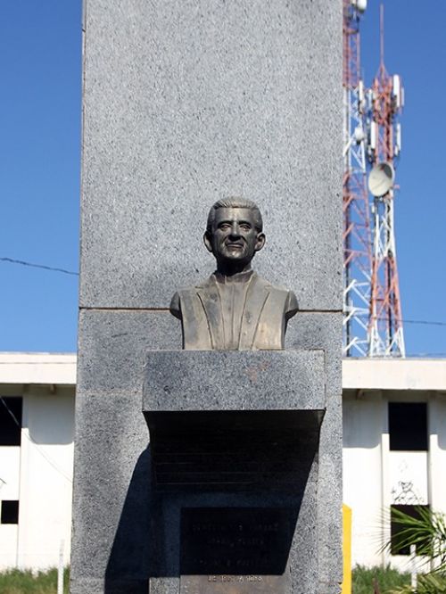 Busto Padre Demósthenes